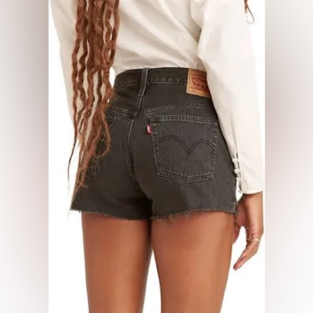 501 Levi’s Dark Denim Shorts
